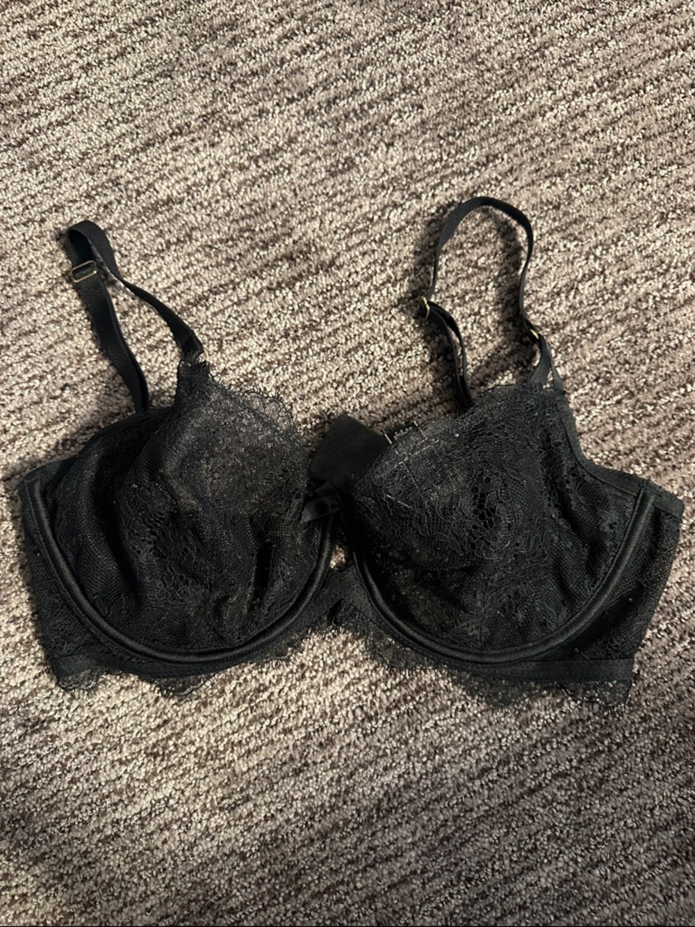 Victoria's Secret Black Lace Underwire Bra with Adjustable Straps